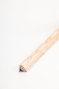 Esche lackiert 14x14x2400 mm Viertelstab