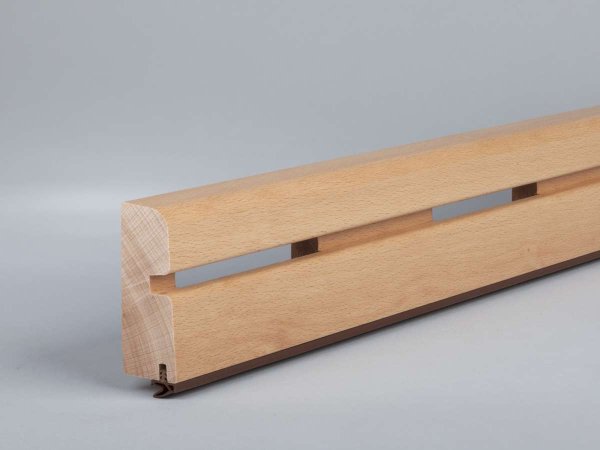 Buche 70x28x2500 mm Oberkante abgerundet mit Lüftungsschlitzen/Gummilippe lose